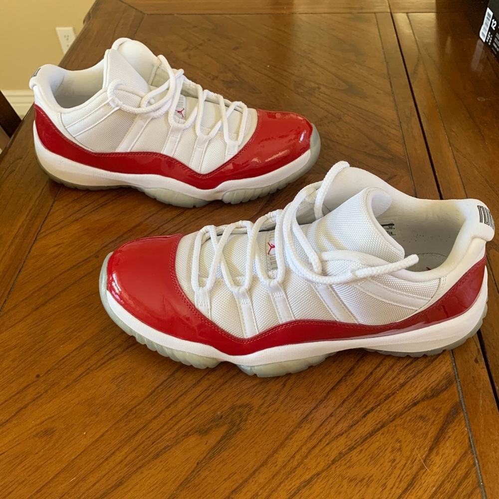 Jordan 11 Retro Low Cherry (2016)